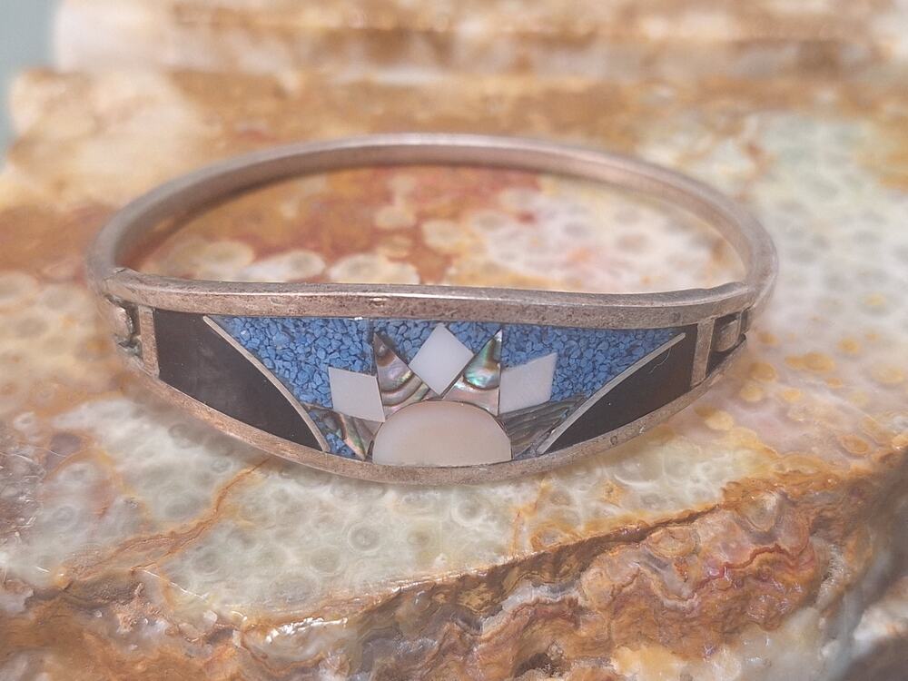 Vintage 925 Sterling Silver Southwestern Inlay Hinged Bangle Bracelet- As Found!